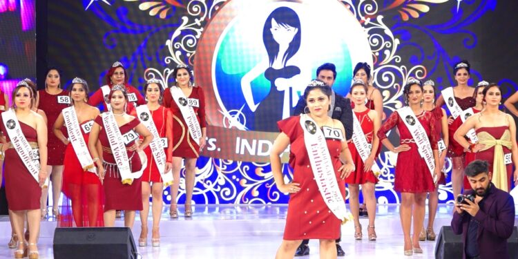 Linu Cybu Jacob bags sub title Mrs.Enthusiastic at Mrs.India Galaxy 2022