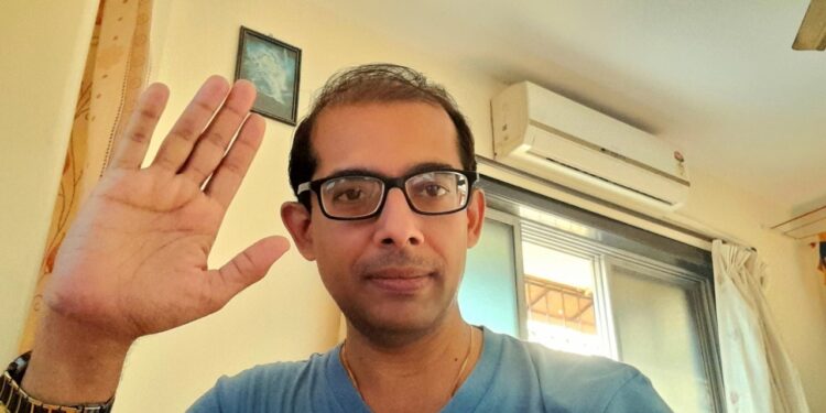 The story of a 45-year-old Mumbai college dropout who became a millionaire through small investments despite adversity