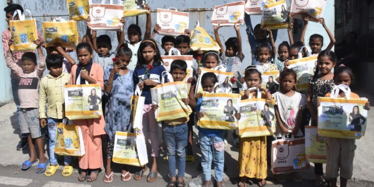Vastu Dairy celebrates World Food Day with fine dining for slum kids