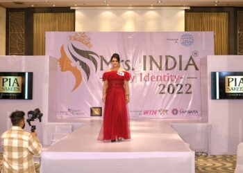 Bengaluru Software Professional Chhavi Dhiman crowned for Best Walk at Mrs.INDIA My Identity