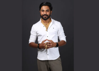 Rahul Borole, a young and dynamic social worker and politician, gained widespread recognition for his philanthropic work around Aurangabad