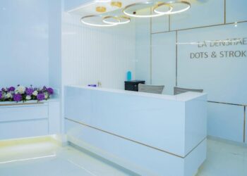 Achieving Natural-Looking Hair Transplant in Pune: Discover the Best Clinic La Densitae