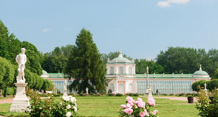 Moscow offers a historical journey: estates of the XIX century in a modern life