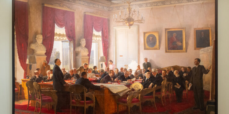 Exhibition of Russian Art Masterpieces Dedicated to Moscow Opens at VDNH